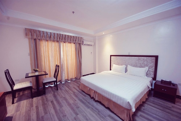 Clark Renaissance Hotel (Santol)